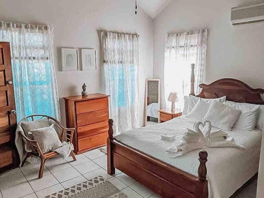 Vacation Home Blue Lotus Caye Caulker Exterior photo